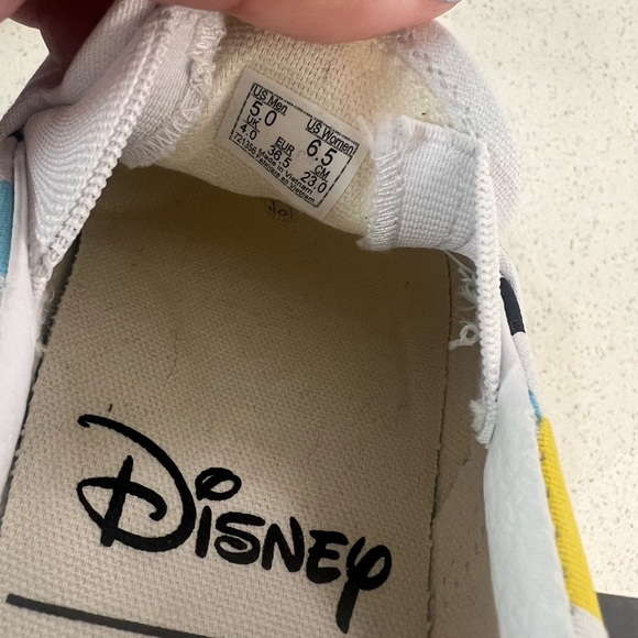 NWT Vans Walt Disney World 50th Anniversary Slip On’s - Picture 5 of 5